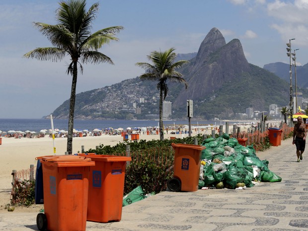 Greve dos garis fortalece debate quanto à produção de lixo